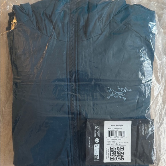 Arc'teryx Women’s Atom Hoody Small - Picture 4 of 4